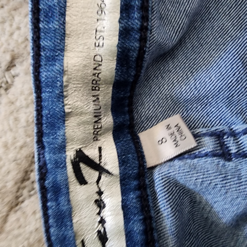 Seven mid rise skinny ankle spandex jeans distressed knees and frayed hem size 8